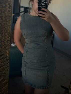 Zara Sleeveless Denim Shift Dress in Washed dark blue Denim
